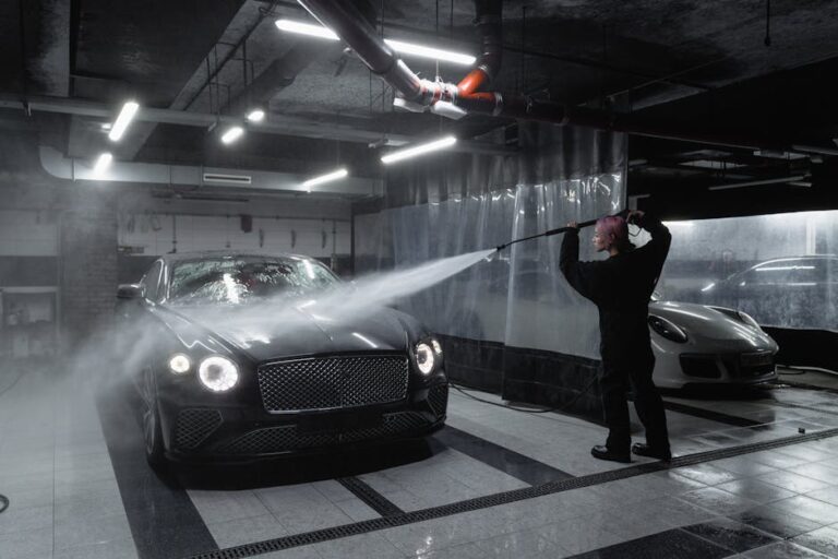 Vysokotlakový čistič STALCO 3000W pri čistení fasády starého domu na jar