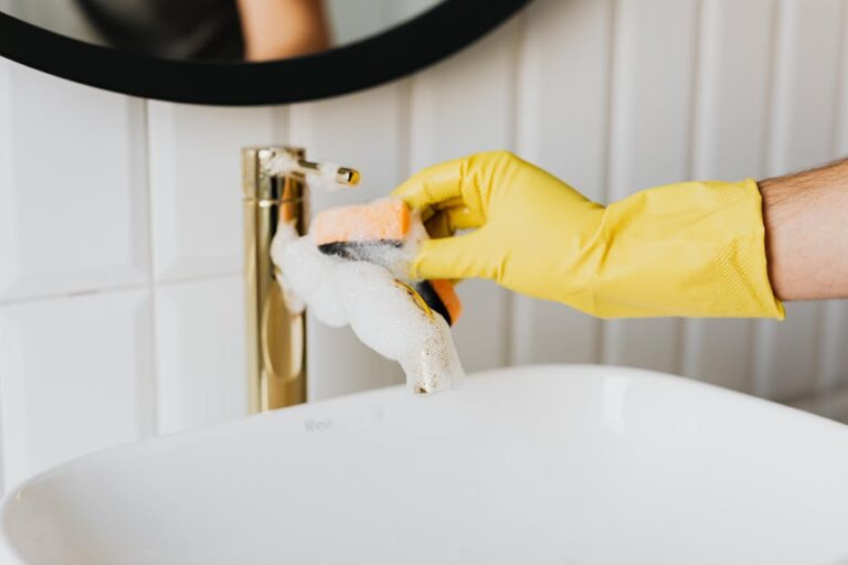 Jarná údržba domácnosti – porovnanie čistič sadzí Spalsadz a batéria VALVEX DECOR Chrome